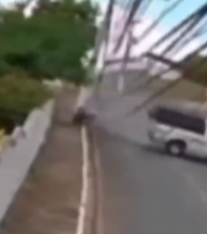 Confira vídeo de colisão que deixou dois mortos em Palmeira