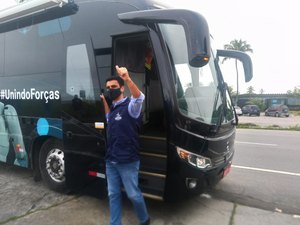 Ônibus para vacinação da Covid-19 chega a Maceió; conheça o equipamento