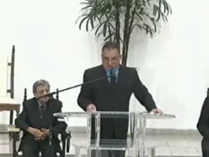 Vídeo de pastor admitindo ‘surra’ no filho de 10 anos viraliza; veja