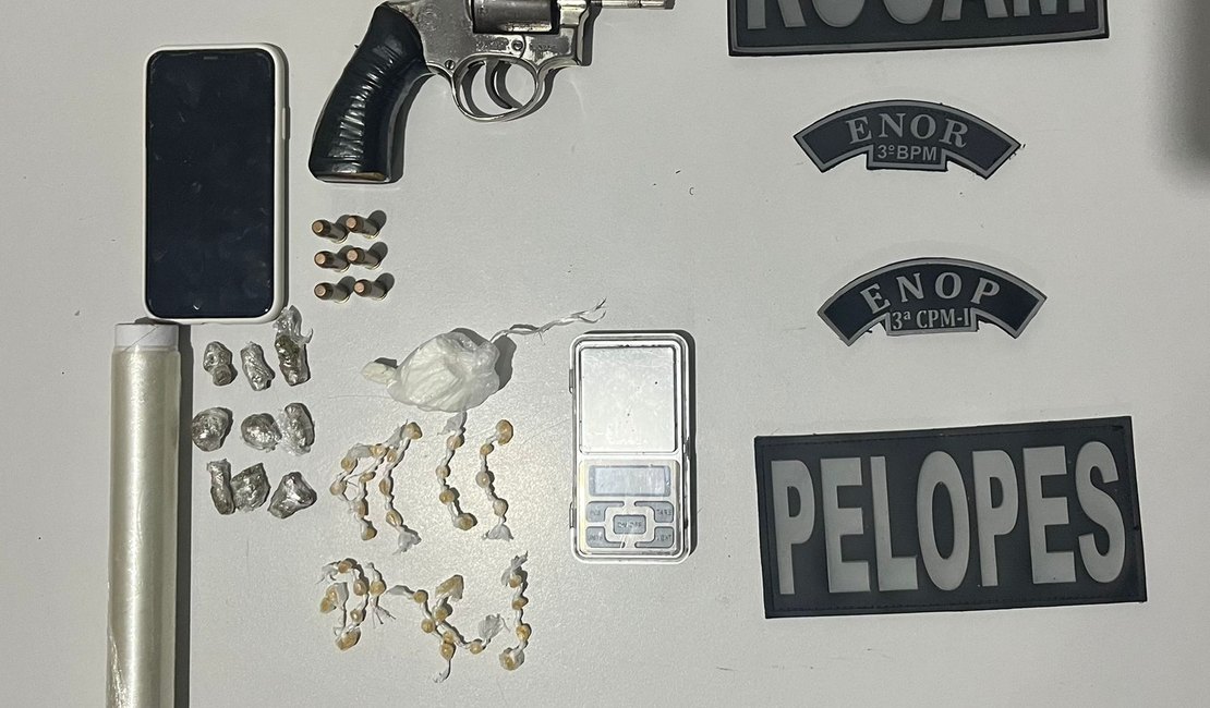 Homem joga arma no telhado de casa e é preso com drogas Arapiraca