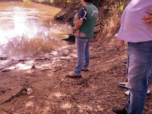 Prefeitura notifica resort por descarte irregular de esgoto no Rio Meirim
