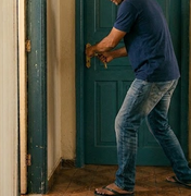 Homem invade quarto e tenta estuprar mulher enquanto o marido dormia no carro em Paripueira