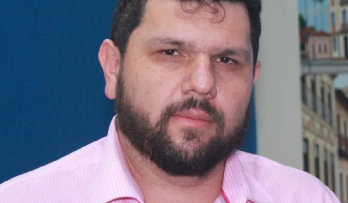 Blogueiro bolsonarista deixa prisão domiciliar sem autorização e tem prisão preventiva decretada