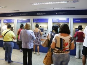 Aposentados e pensionistas da 1ª faixa receberão décimo terceiro no dia 5 de abril