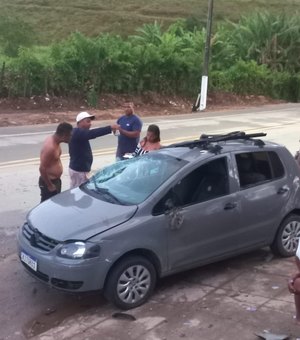 Jovem fica ferido ao capotar veículo em Maragogi