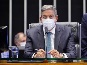 Lira volta atrás e diz que governo não planeja racionamento de energia