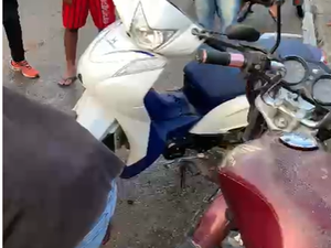 Colisão entre duas motos deixa mulher ferida em Matriz de Camaragibe