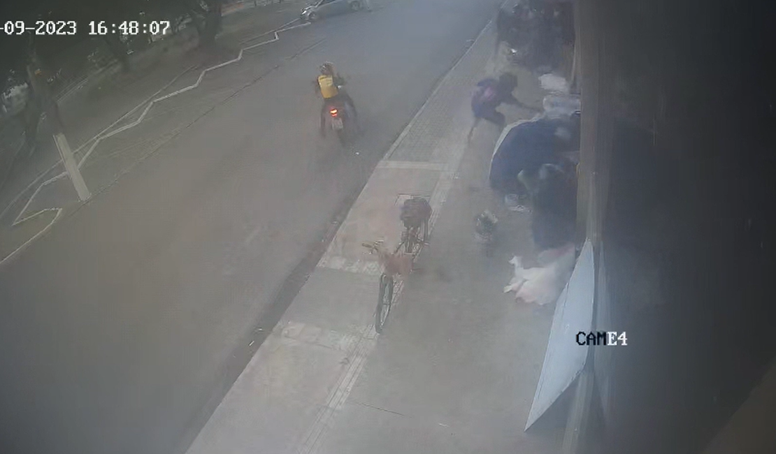 PC divulga imagens sobre ataque à família em situação de rua na Praça Sinimbu