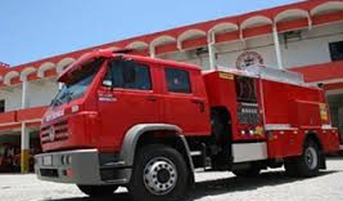 Bombeiros são acionados para incêndio no Centro de Maceió