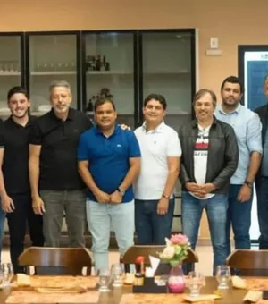 Arthur Lira visita Palmeira dos Índios e conversa sobre formação de frente de oposição