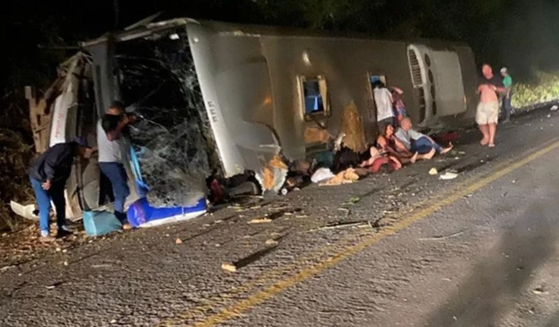 Lula lamenta mortos e feridos em acidente de ônibus em Pernambuco