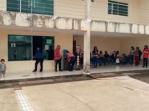 [Vídeo] Retardatários têm até às 11h para regularizar, transferir ou fazer título eleitoral em Arapiraca