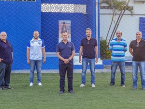 CSA anuncia novo técnico e diretor executivo