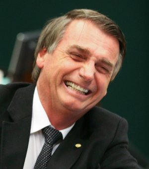 Bolsonaro cita Bíblia, Constituição, ataca esquerda e pede união pelo país