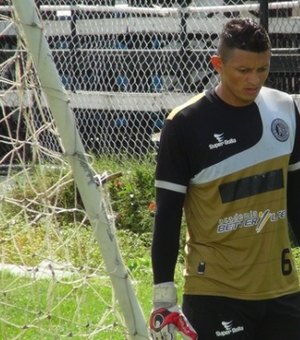 De contrato renovado, Ferreira promete lutar pela titularidade no ASA