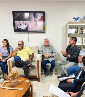 Prefeitura e Conasa ajustam cronograma para recomposição de vias em Palmeira dos Índios