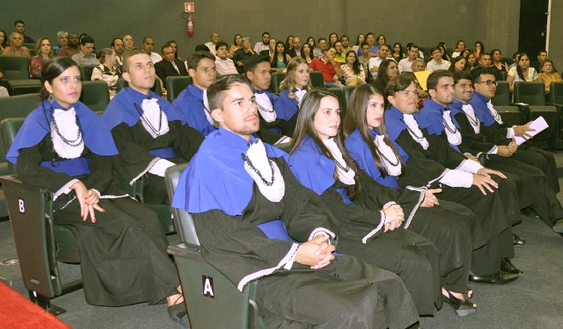Campus da Ufal no Sertão inaugura auditório e faz primeira colação de grau