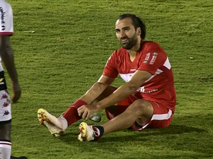 Mesmo com um a menos, CRB vence o Botafogo-SP e reage na segundona