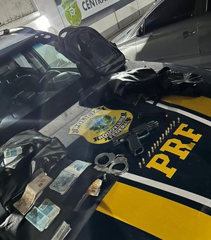 Motorista é preso pela PRF por porte ilegal de arma de fogo e lavagem de dinheiro, em Maceió