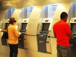 Bancos fecham mais cedo na segunda-feira