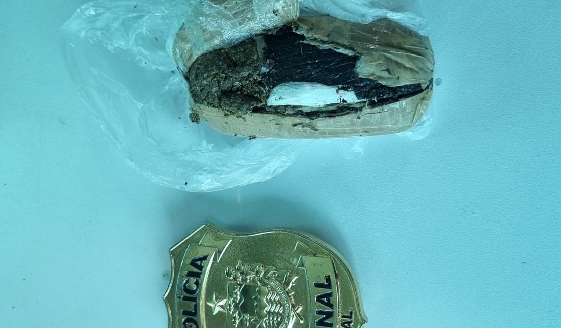 Mulher de reeducando é presa ao tentar entrar com maconha em presídio de AL