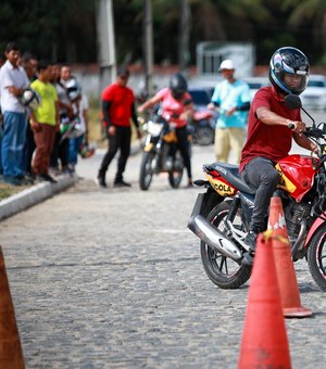 Detran abre 375 vagas extras para prova de motocicleta em Maceió e Arapiraca
