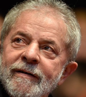 Lula presta homenagem à mulher e diz que acredita em um mundo melhor