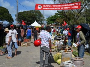 Governo Bolsonaro ordena paralisar a reforma agrária no país