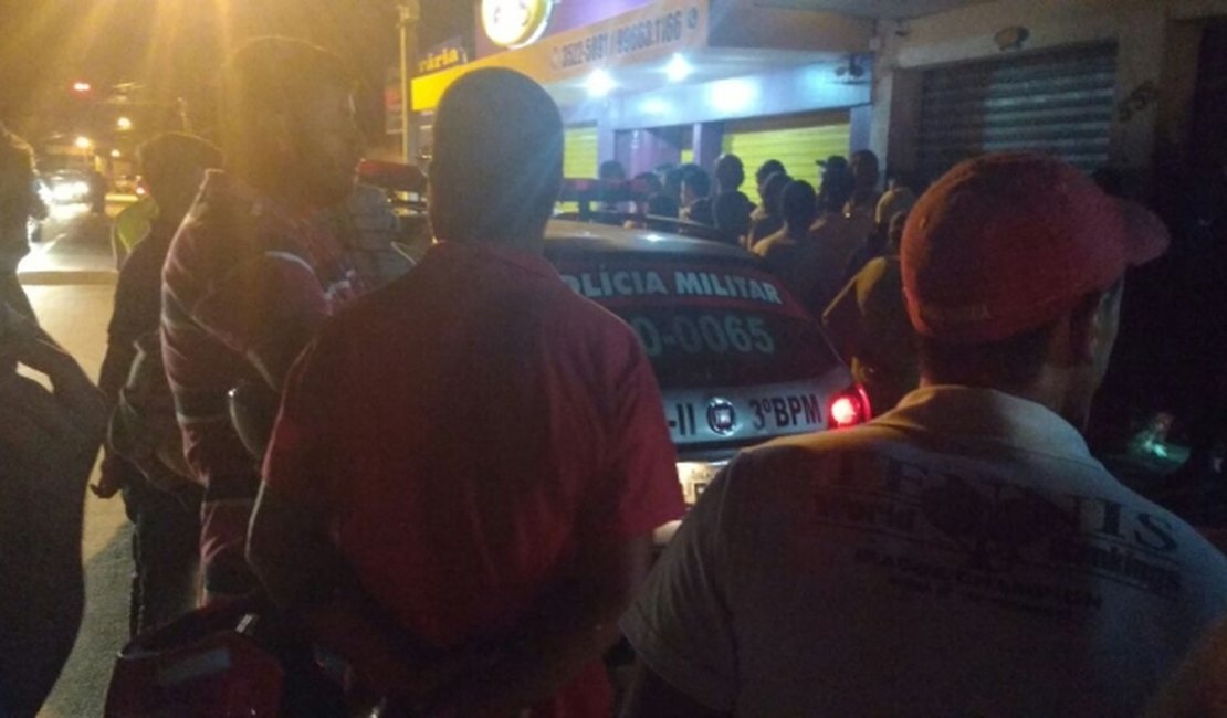 Em Arapiraca, jovem é perseguido e executado a tiros em oficina de motos