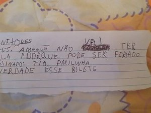 Menino de cinco anos manda bilhete para mãe fingindo ser professora para faltar aula