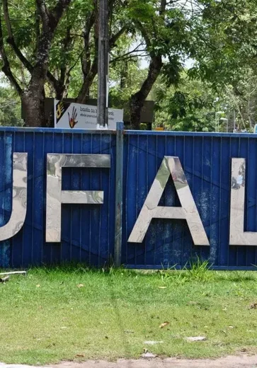 Ufal realiza processo seletivo para contratação de professor substituto