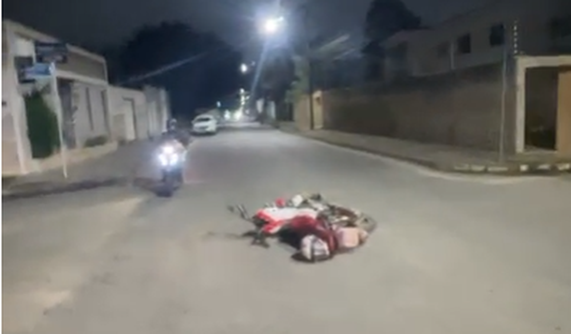 Condutor sofre acidente na rua Estudante José de Oliveira Leite, em Arapiraca