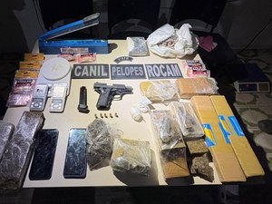 Polícia apreende mais de 7 kg de drogas e arma com numeração raspada em Arapiraca