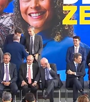 Lula junta Arthur Lira e Renan Calheiros no mesmo palanque em sanção do Imposto de Renda