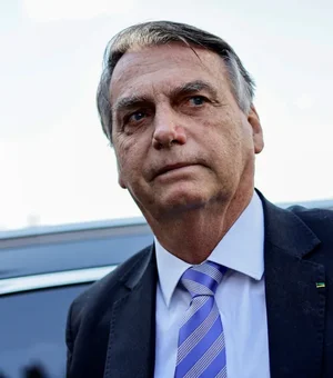 Bolsonaro volta a ser internado em Manaus para tratar infecção na pele