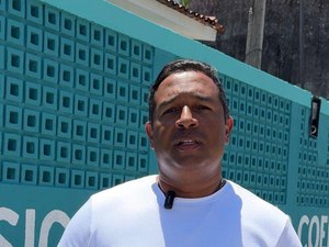 Vereador cobra manutenção de ar-condicionado em creche com alunos autistas em Jequiá da Praia