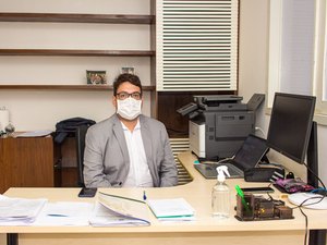 Decreto determina revisão de todos os contratos celebrados pela Prefeitura de Maceió