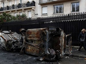 Com protestos, França pode declarar estado de emergência