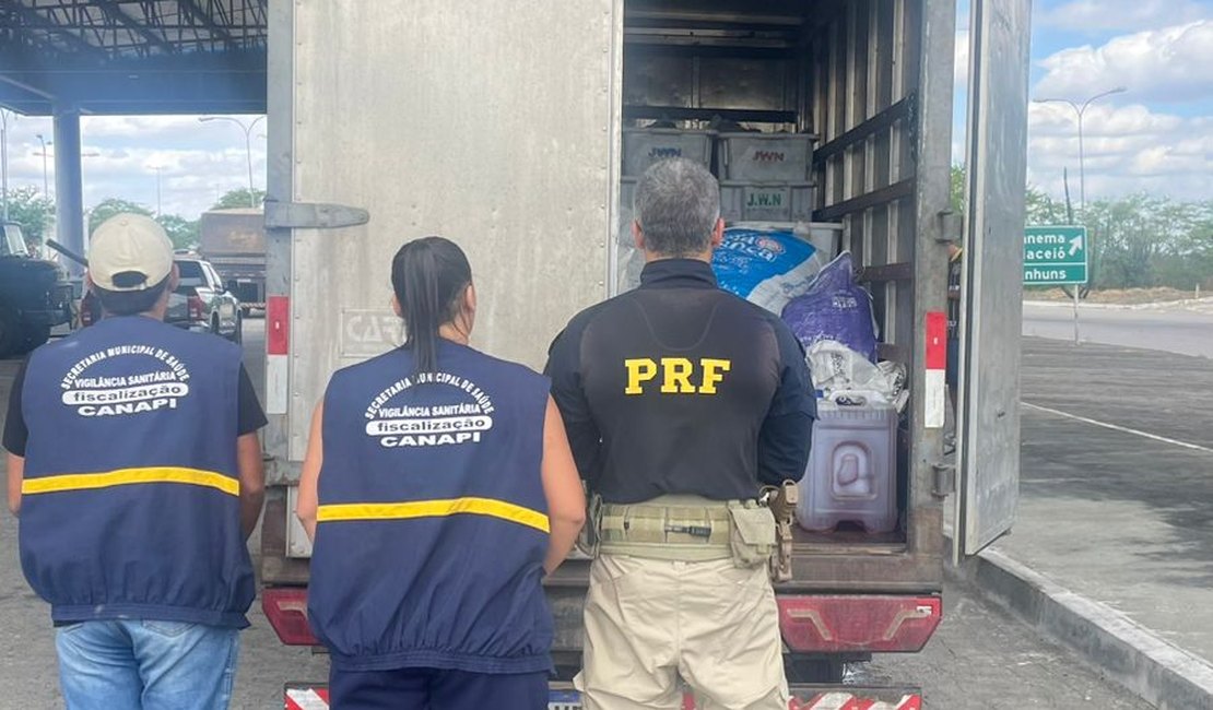 PRF apreende 900 kg de pescado transportado sem refrigerção e contaminado com óleo no Sertão de AL