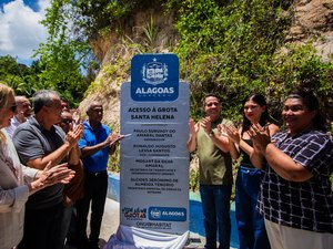 Paulo Dantas entrega acesso ao complexo da Grota Santa Helena, em Maceió