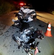 Motociclista tenta realizar ultrapassagem, provoca colisão frontal e morre, em Arapiraca