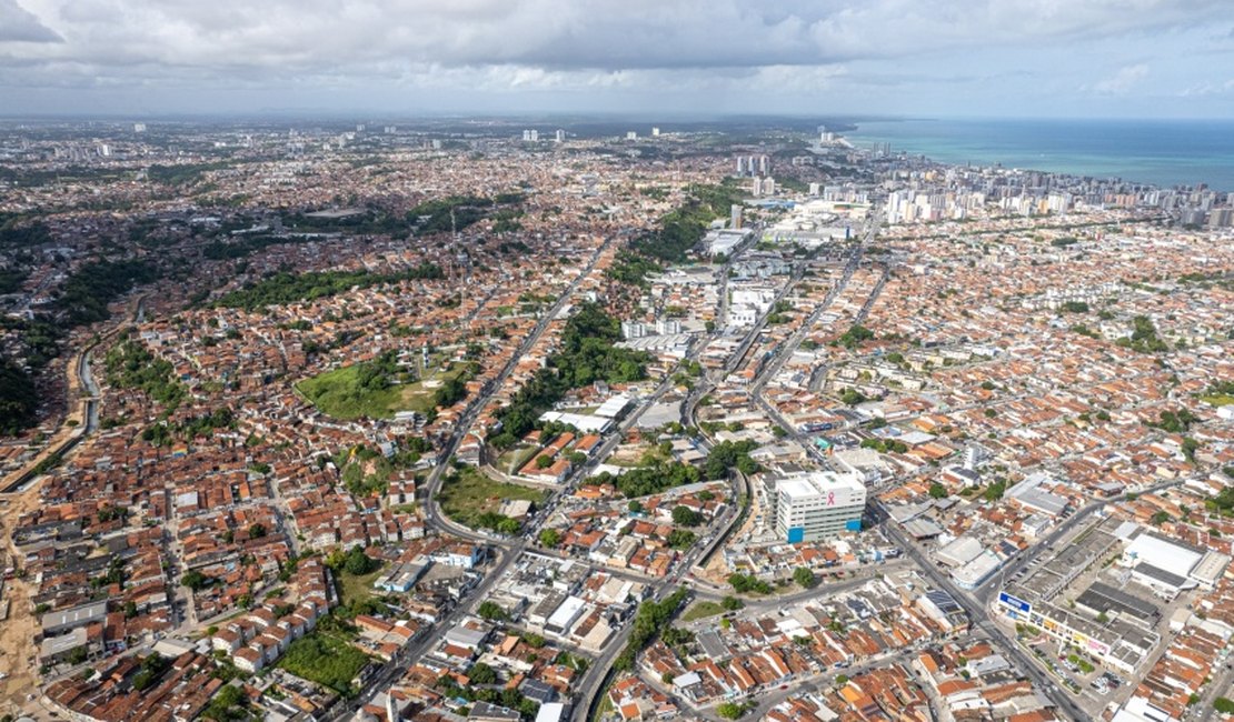 JHC entrega Plano Diretor Participativo de Maceió e plano de requalificação do Centro