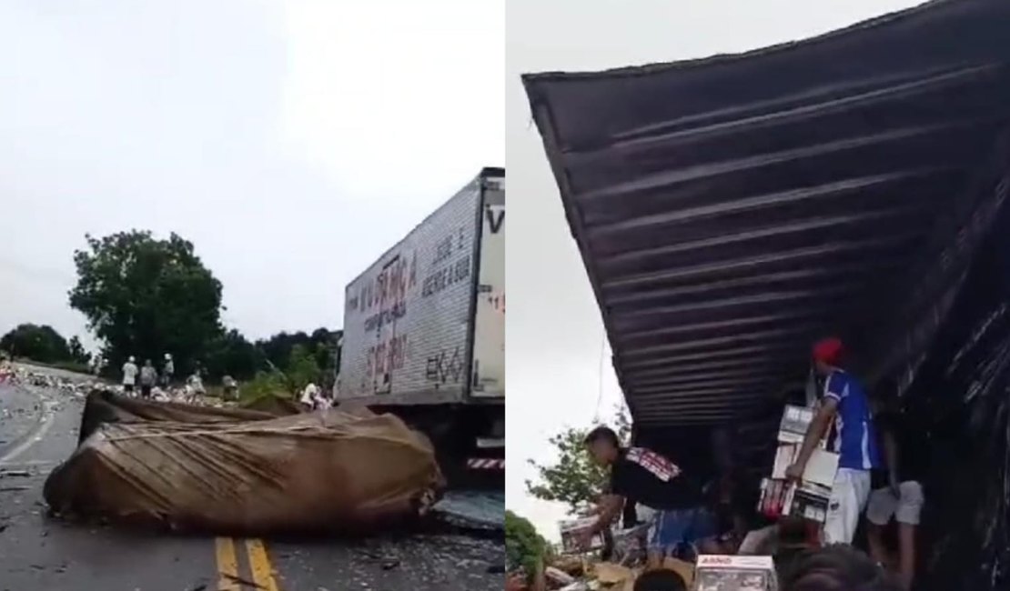 [Vídeo] Dois caminhões se chocam em Junqueiro e carga é saqueada por populares