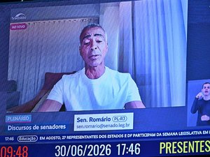 Em meio a Copa, Romário defende fim da escala 6x1 e anuncia devolução de salário