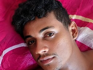 Homem é assassinado em bar na feira livre de Delmiro; suspeito foi preso