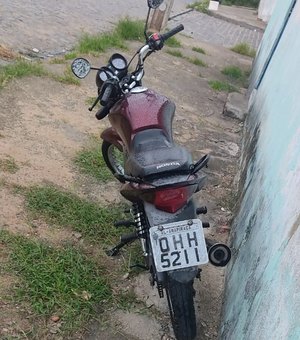 Moto com queixa de furto/roubo é recuperada pela polícia em Arapiraca