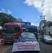 Carreata de permissionários da Ceasa congestiona trânsito no Centro de Maceió