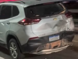 Motociclista fica gravemente ferida após colisão na BR-104, em Maceió