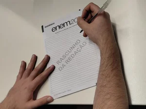 Tema da redação do Enem 2025 é 'Perspectivas acerca do envelhecimento na sociedade brasileira'