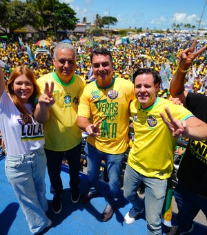 Flávio Bolsonaro e Alfredo Gaspar mobilizam multidão na reta final das eleições e apostam na vitória no 1° turno